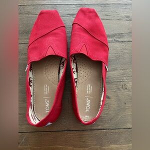 TOMS Women's Vibrant Red Canvas Loafers